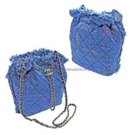 CHANEL 全新 22S Printed Denim Bucket with Chain 牛仔印色水桶袋