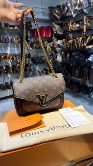 LV M45592絕版美品 膠膜未撕 原廠購証85000全原廠