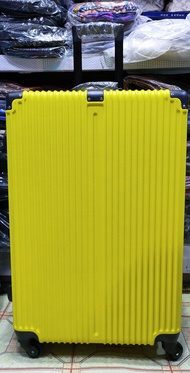 Trendy large size 24 inches 25 to 30 Kilos capacity Yero design Travelling Luggage Hardcase