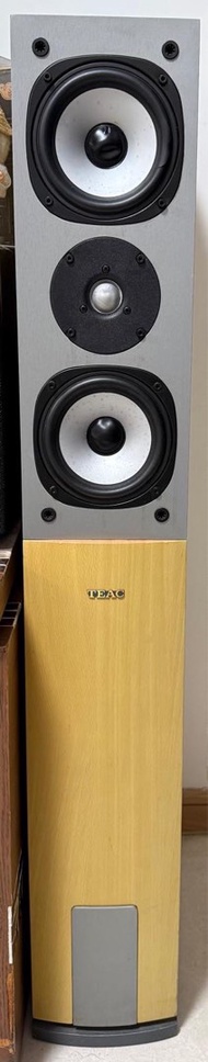 TEAC 座地喇叭