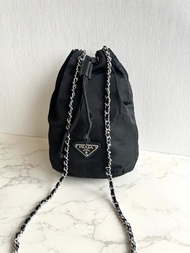 中古包 Prada黑銀鏈子迷你水桶包 側背包 斜背包 單肩包 二手包
