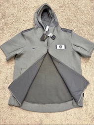 Nike UConn 短袖連帽外套