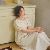 白桃芝士 法式復古方領連身裙