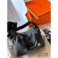 full packaging. with Comes Size: 26*18 H. Indy silver buckle. Made of top-grain calfskin Order code: