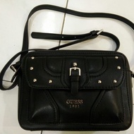 Original GUESS sling bag