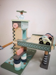 木製停車場玩具
