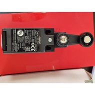 Limit Switch D4N-212G 112H 412G 1120 1132 2B20R 112G 4B32R