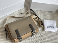 LOEWE羅意威郵差包