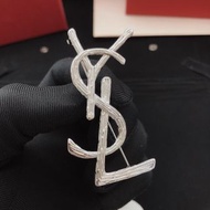 YSL聖羅蘭經典Logo銀色胸針 幾乎全新 配件齊全 順豐包郵
