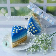 Squishy JUMBO BLUE VELVET CAKE no brand