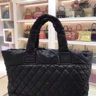Chanel 黑色羽絨大袋，不到HKD 1萬秒殺