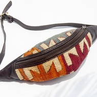 kilim土耳其腰包 皮革拼接設計側背包 羊毛地毯單肩包-中東地毯