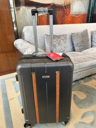 適合日本短期旅遊：Swiss Alps 26 吋復古款行李箱 Swiss Alps 26 inch luggage 67 x 43 x 26cm