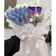 Bouquet duit with choclate money bouquet