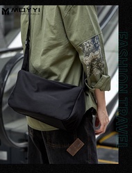 MOYYI Hobo Bag Lightweight Mini Messenger Bag Fashion Mens and Womens Waist Bag Multifunctional Banana Bag