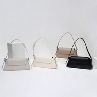 MUNIGA กระเป๋าสะพาย รุ่น "Quinn" New Arrival สินค้ามาใหม่