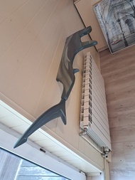 用於牆壁裝飾的鎚頭鯊形狀的木架子