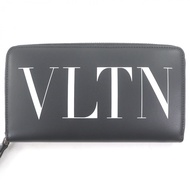 華倫天奴·Valentino Garavani Garavani) 1Y2P0570LVN 真皮長款錢包，成色極佳，飾有 VLTN 標誌和鉚釘拉鍊，黑色，意大利製造，含原始盒和防塵袋。男女皆宜。
