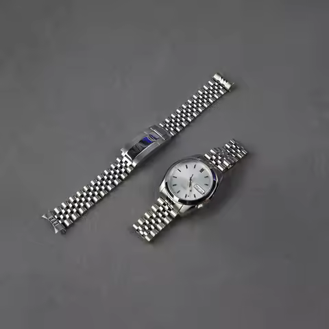 For Seiko 5 SNK355, SNK357 - Roamy 18mm Silver Jubilee Watch Band with Hollow Curved Ends and Solid 