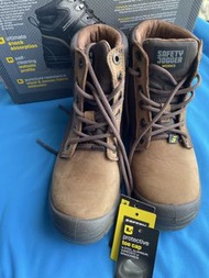 全新安全鞋Safety Jogger—size 39