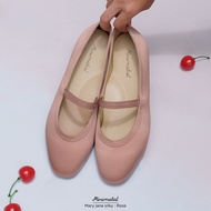 𝐌𝐈𝐍𝐈𝐌𝐀𝐋𝐈𝐒𝐓 Mary jane silky and shoe charm (Rose/silver charm) รองเท้าผ้าซาตินพร้อมจี้ประดับ
