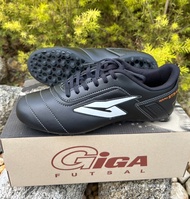 (S5) รองเท้าฟุตซอลร้อยปุ่ม GIGA รุ่น GB04 สี ขาว ดำ เทา Size 39-44  จัดเตรียมสินค้า 1-2 วัน