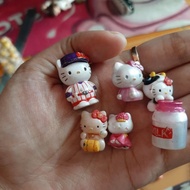 Sanrio Hello Kitty Yellow kaling figure, Hello Kitty Brings Milk, etc.
