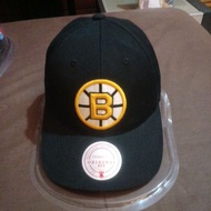 Mitchell and ness Boston Bruins NHL.snapback hat.