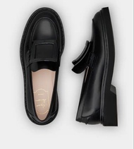 Roger Vivier 黑色厚底樂福鞋