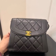 Chanel 中古黑金羊皮黛妃Kelly腋下包  98新配件塵袋