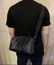 全新真品  LOUIS VUITTON  LV 路易威登   M45936  city keepall   eclipse monogram 黑灰老花經典迷你旅行袋 運動包