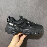 🤩必備老爹鞋🤩 全黑耐髒修飾腿型增高厚底貓爪4代復古休閒運動鞋 | FILA FLUID 4|