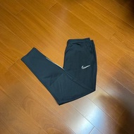 （Size XXL) Nike 刺繡修身長褲 （3M風褲）