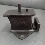 MESIN ENGINE MOUNTING RUBBER ENGINE MOUNTING STRADA L200 2,800 4M40 MITSUBISHI