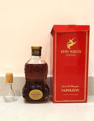 靚仔人頭馬帝后 完整全套盒裝  Remy Martin 2380