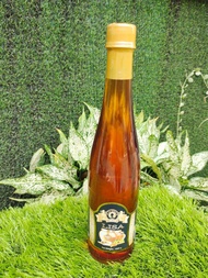 น้ำผึ้งป่าเดือนห้า ขวดพลาสติกทรงไวน์ ตราลิซ่า ขนาด 1000 กรัม 1 ขวด