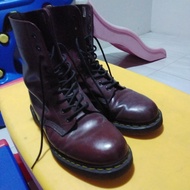 sepatu dr martens original