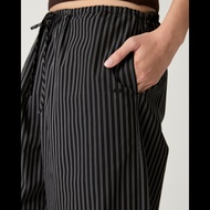 AMR DE SAISON ( AIMER ) - Drawstring Cotton Trousers กางเกงผ้าคอตตอน เอวผูกเชือก Black Pinstripe EU: