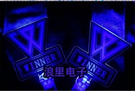 (bản mỏng) Lightstick WINNER gậy cổ vũ ánh sáng hòa nhạc phát sáng nhóm nhạc idol Hàn quốc tặng ảnh