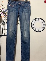美國製True Religion 牛仔褲 ,每條獨一無二的手工製作，W26，腰40、檔18、長101、大腿26、管12公分，彈性布