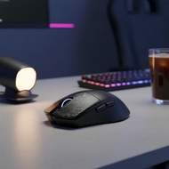 ATTACK SHARK R11 Ultra Mouse: carbon fiber, PAW3950 max sensor, Nordic 52840 MCU, 8 kHz, 42000 DPI, 