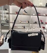 CHARLES & KEITH Khai Top Handle Bag กระเป๋าสะพายไหล่ หนังหลับ
