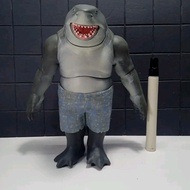 mainan action figure McFarlane Toys Suicide Squad King Shark Megafig C