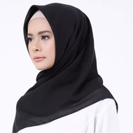 CHIANOZ Hijab Jilbab Kerudung Hitam dan Putih Premium Ceruti