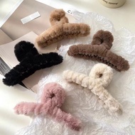POMOMO- HR12 Korean Fur Hair Clip