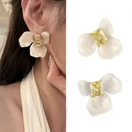 French White Iris Cube Sugar Earrings Unique Unique Unique Flower Earrings