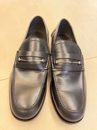 Gucci馬含扣皮鞋