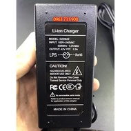 Sạc Xe Cân Băng 42V 1.5A