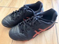 Asics 兒童草地足球鞋