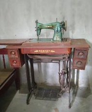 古早 宜蘭阿嬤的裁縫車 SINCAR勝家腳踏板裁縫機